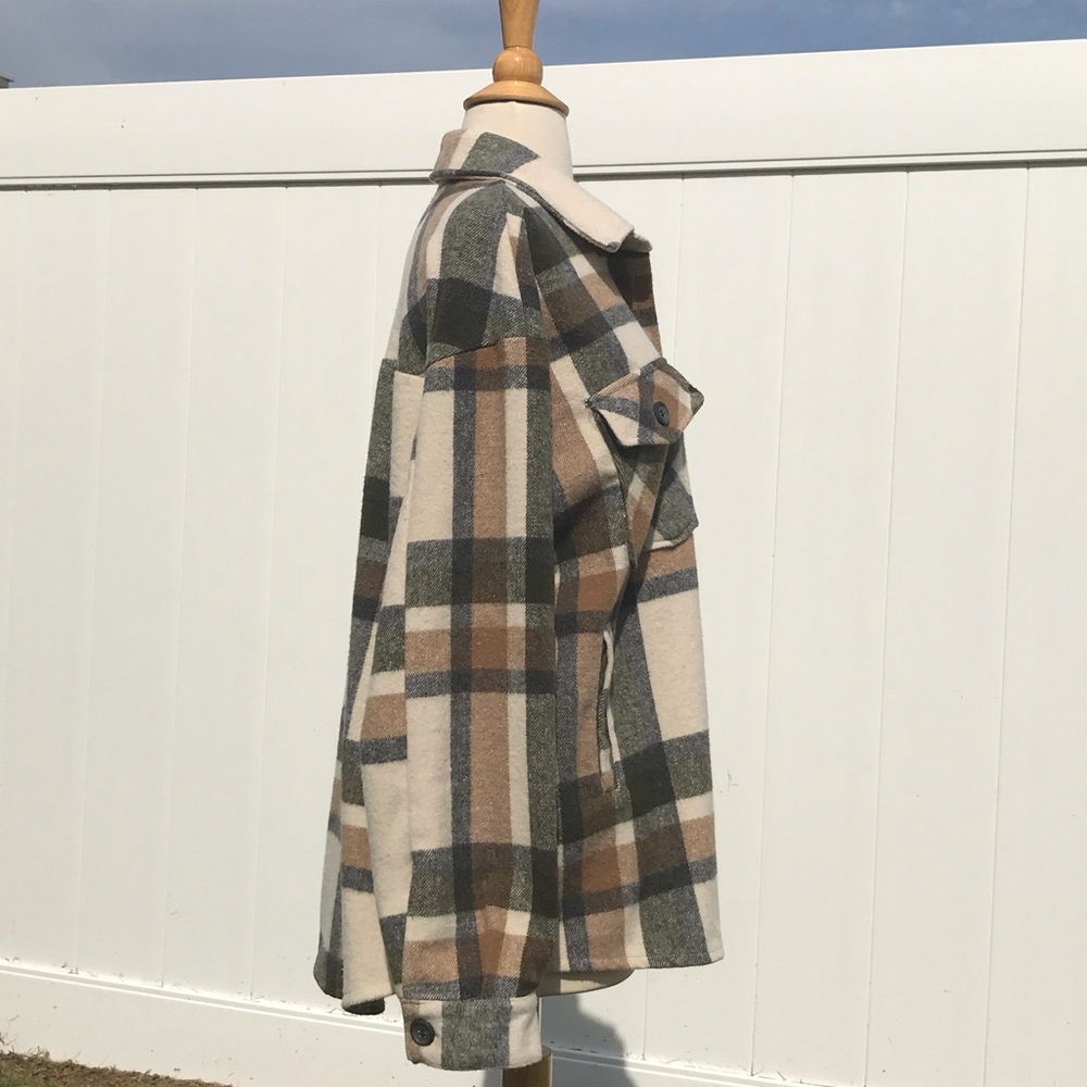 Altar'd State Large Gray Taupe Cream Plaid Shirt Jacket Size Medium - Picture 9 of 16